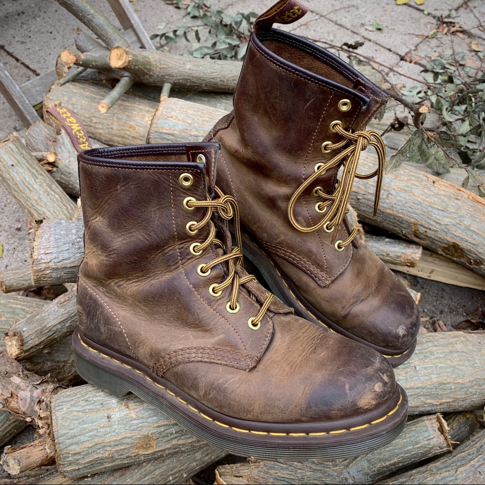 Dr. Martens 6 brown